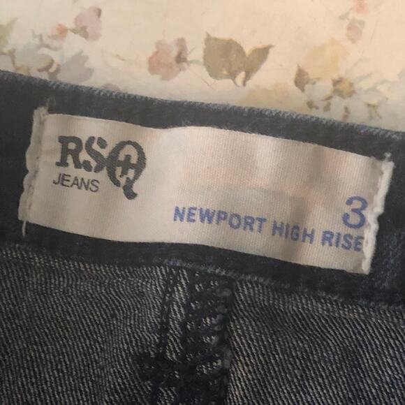 Tilly's RSQ Newport High Rise Denim Jean Button Up Blue Dark Wash Shorts - Picture 6 of 7